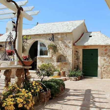 Apartments Nejasmic - Little House For Peaceful And Domestic Vacation Bol Exterior photo