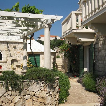 Apartments Nejasmic - Little House For Peaceful And Domestic Vacation Bol Exterior photo