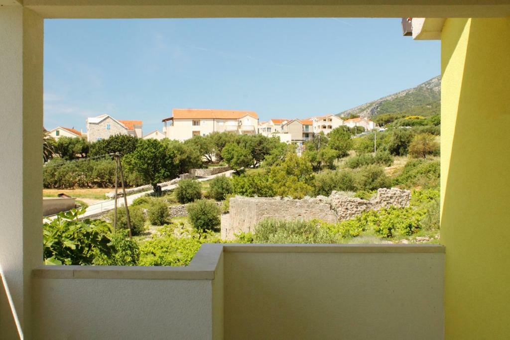 Apartments Nejasmic - Little House For Peaceful And Domestic Vacation Bol Exterior photo
