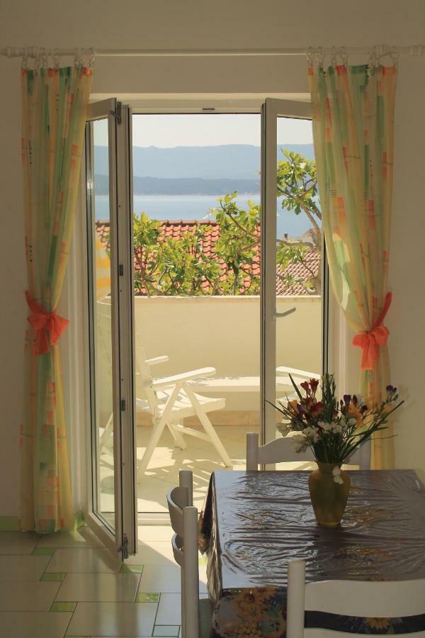 Apartments Nejasmic - Little House For Peaceful And Domestic Vacation Bol Exterior photo